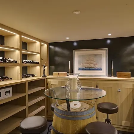 Luxury Chalet In Rougemont, 5 Bedrooms & Sauna דירה *