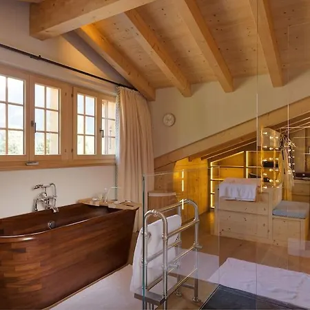 Luxury Chalet In Rougemont, 5 Bedrooms & Sauna *